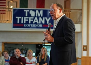 Plane carrying House lawmaker running for governor crash-lands into Wisconsin lake
