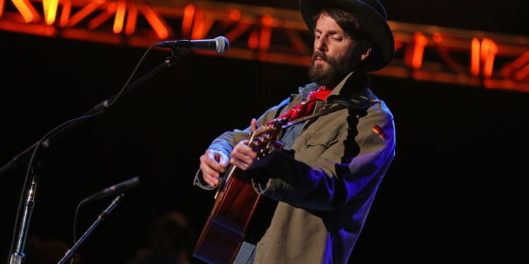 Ray LaMontagne collapses onstage in Nashville, treated for dehydration