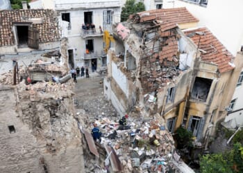 Rescuers pull 4 unconscious from collapsed building near the Acropolis in Greece