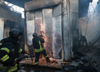 Russian and Ukrainian strikes leave 10 dead as Trump calls on Zelenskyy to 'settle with Putin'