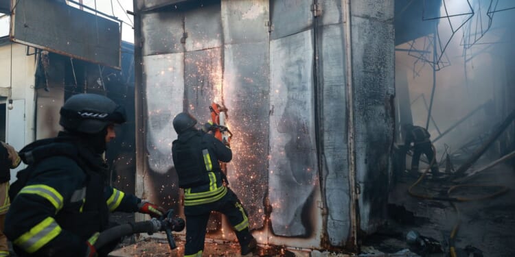 Russian and Ukrainian strikes leave 10 dead as Trump calls on Zelenskyy to 'settle with Putin'