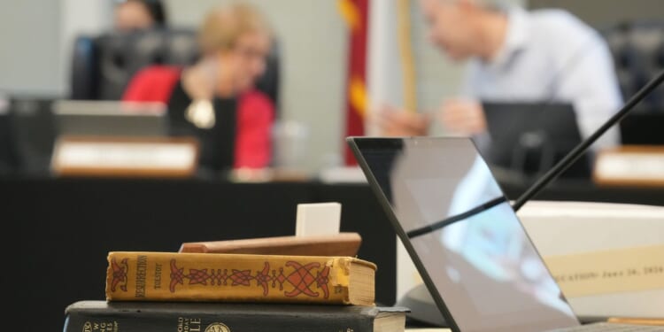 State education board finalizes anti-Islamic rewrite of Texas social studies lessons