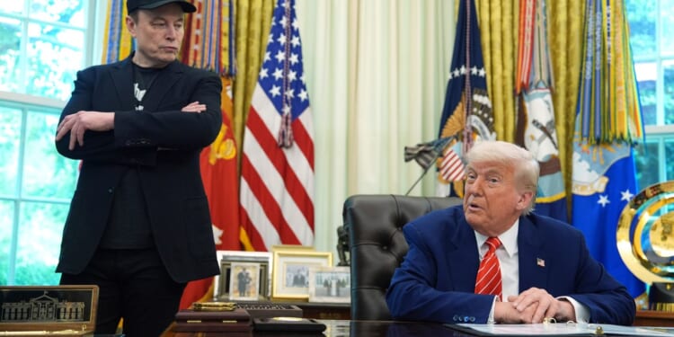 Tech titans to flank Trump, Xi at White House state dinner next week