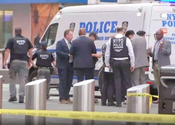 Times Square knife attacker kills 1, injures another before police shoot suspect dead