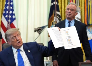 Top U.S. doctors offer updated flu and COVID vaccine recommendations, aiming to ease confusion