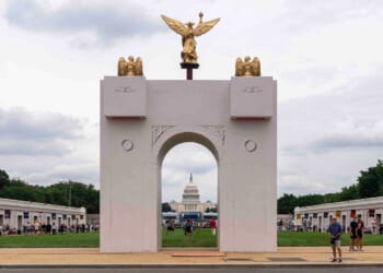 Trump announces Triumphal Arch will serve as 'military complex'