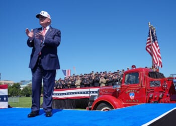 Trump compares Iran to 9/11 terrorism, awards Medal of Freedom to Ground Zero hero