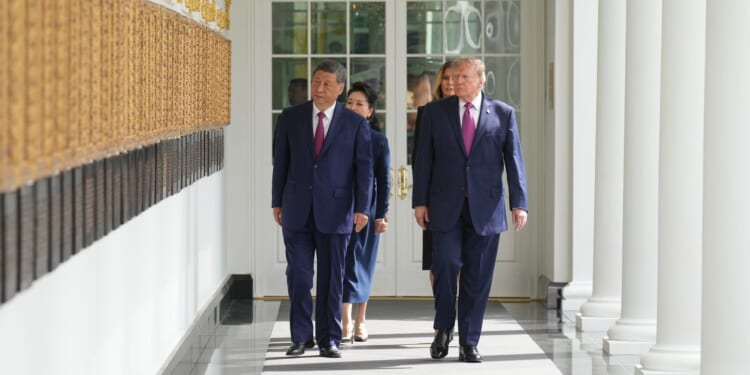 Trump shows off White House renovations for Xi