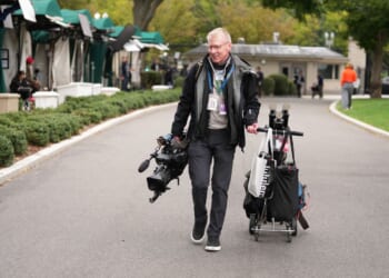 Unbanned: Trump team lets ejected journos back into White House